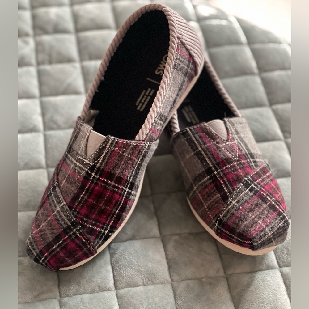 TOMS Women's Plaid Flannel Corduroy Slip-On Flats ~ Size 7.5